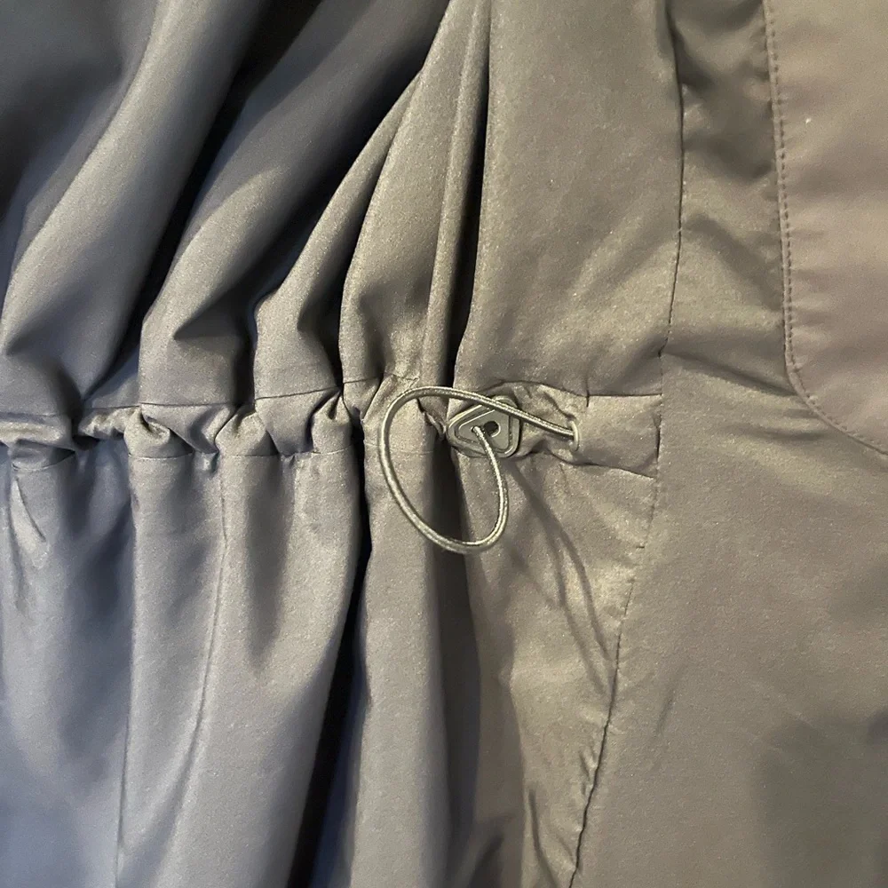 Lululemon Athletica Rain Rebel Black Trench, Size 6 - Picture 9 of 16